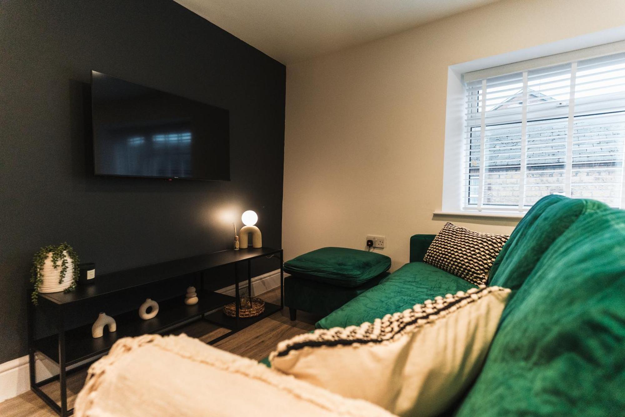 Feature Stone, Stunning Apartment, 2 X King Beds And Single, Sleeps 5 Castle Cary Eksteriør billede