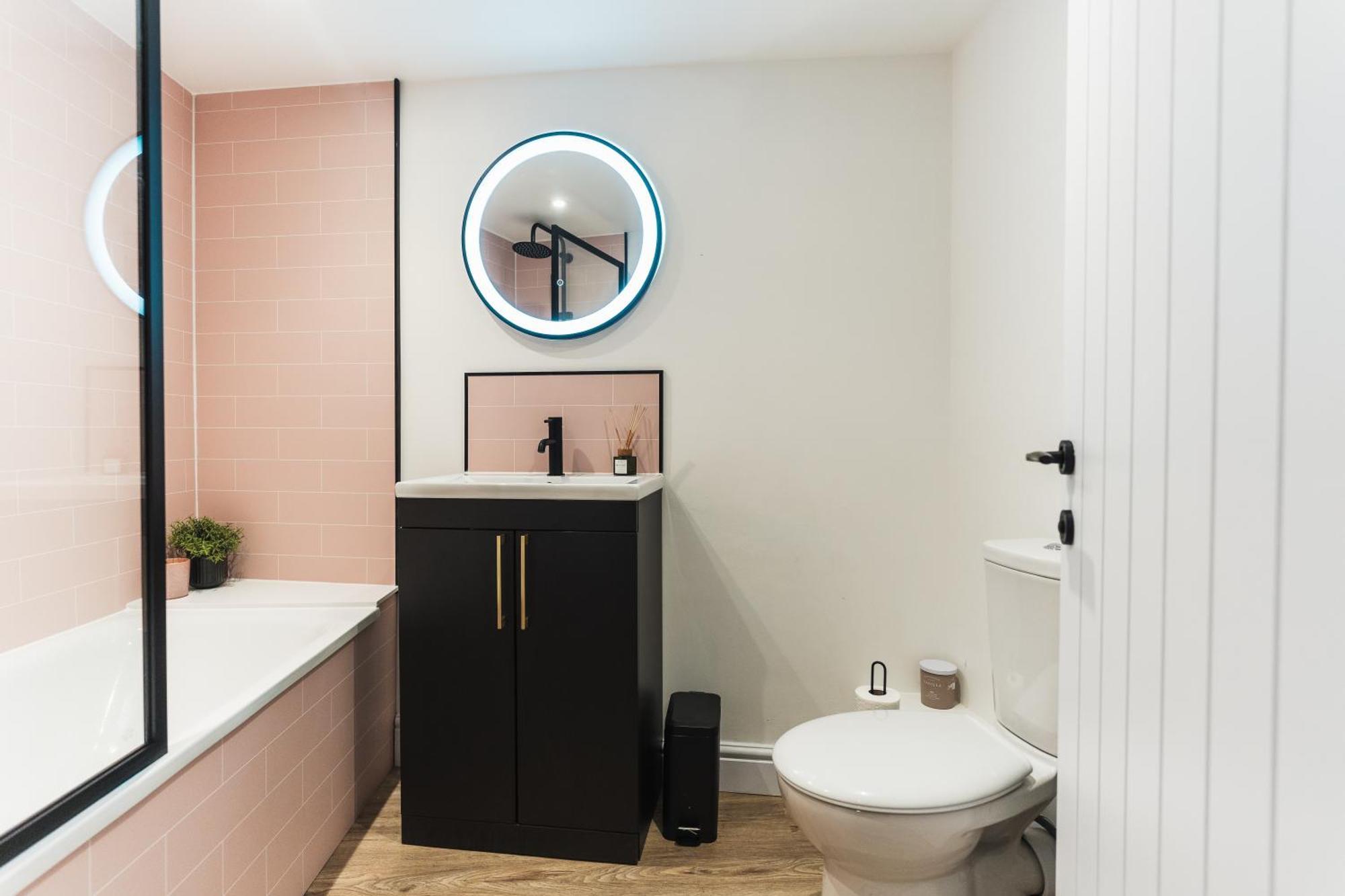 Feature Stone, Stunning Apartment, 2 X King Beds And Single, Sleeps 5 Castle Cary Eksteriør billede