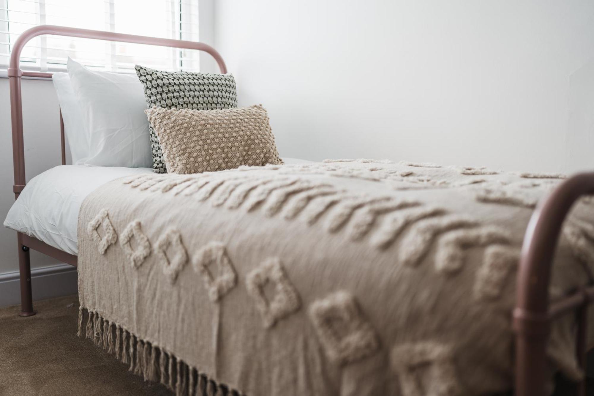 Feature Stone, Stunning Apartment, 2 X King Beds And Single, Sleeps 5 Castle Cary Eksteriør billede