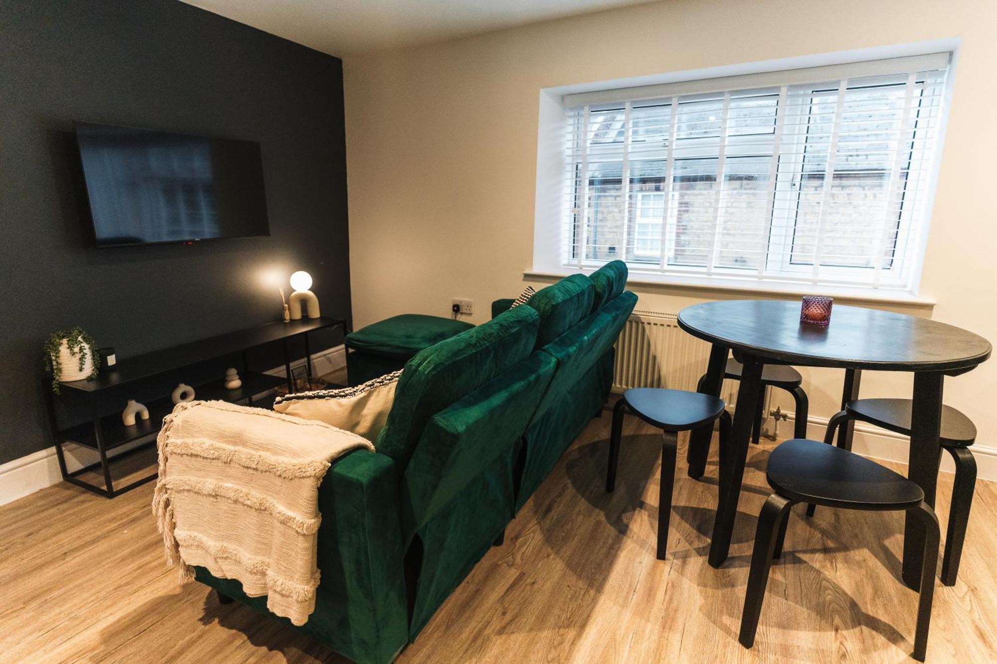 Feature Stone, Stunning Apartment, 2 X King Beds And Single, Sleeps 5 Castle Cary Eksteriør billede
